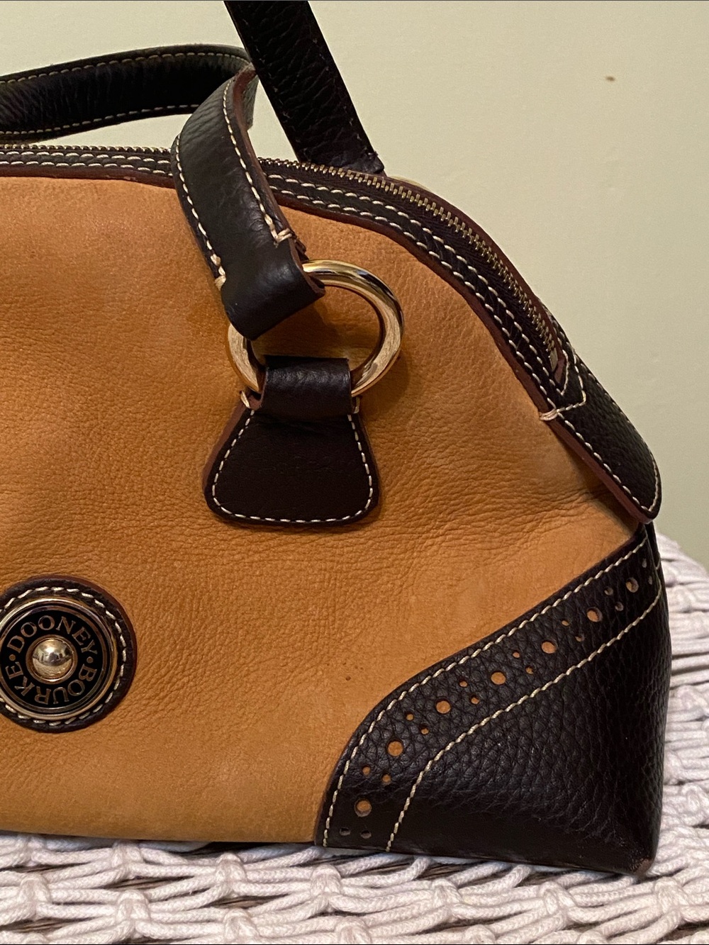 Dooney & Bourke Style Two-Tone Tan and Brown Leather Satchel Handbag Vintage - Picture 4 of 17